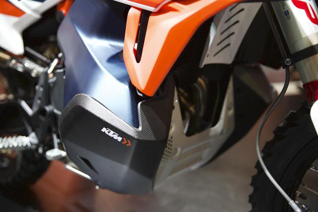 画像1: どこまでオフロードに本気になれるのか…「R」の上を行く
790アドベンチャーR RALLYが限定発売