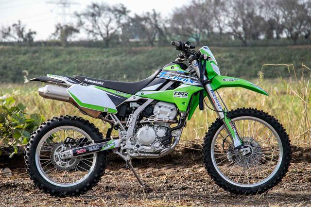 画像: KLX250(前後リバルビング)