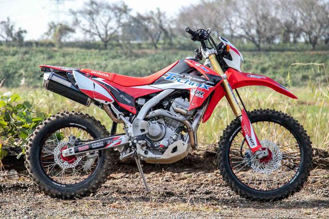 画像: CRF250L(前TRIC、後TEC3.1+TGRホイール)