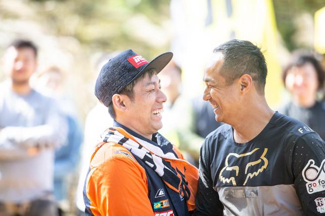 画像: 健闘を称え合うタイスケと杜。きっと何位だったとしても同じ笑顔が見られたはずだ。