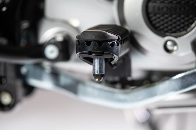 画像11: ライダー心をくすぐるハンドルまわり