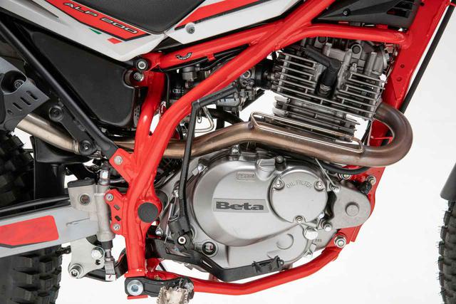 画像7: Beta ALP200 White 588,000円(税別) ALP200 Red 588,000円(税別)