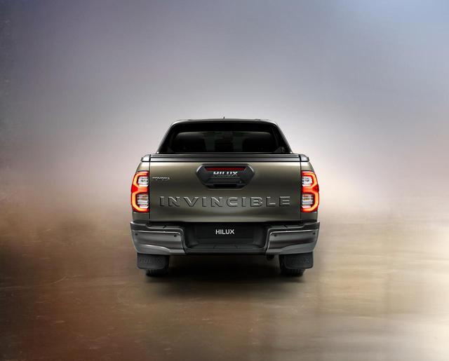 画像3: TOYOTA HILUX INVICIBLE