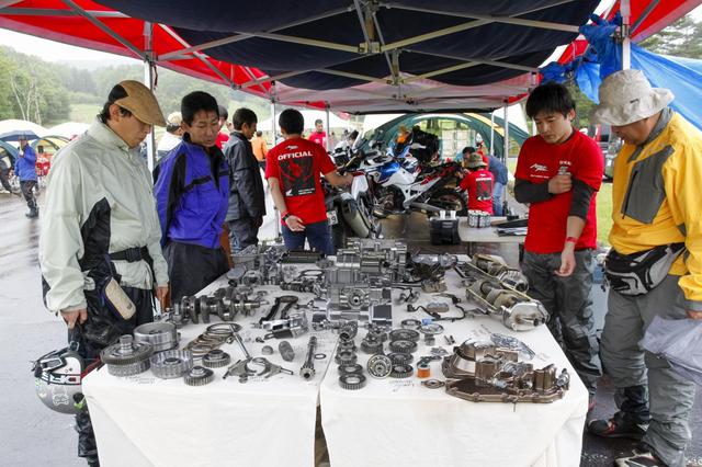 画像: 昨年実施された「CRF1000Lエンジン解体展示」