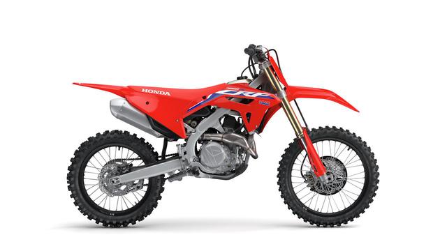 画像1: “まったく別物” 21モデルのCRF450Rが、変わりすぎな件。なんだこの圧倒的スリム感