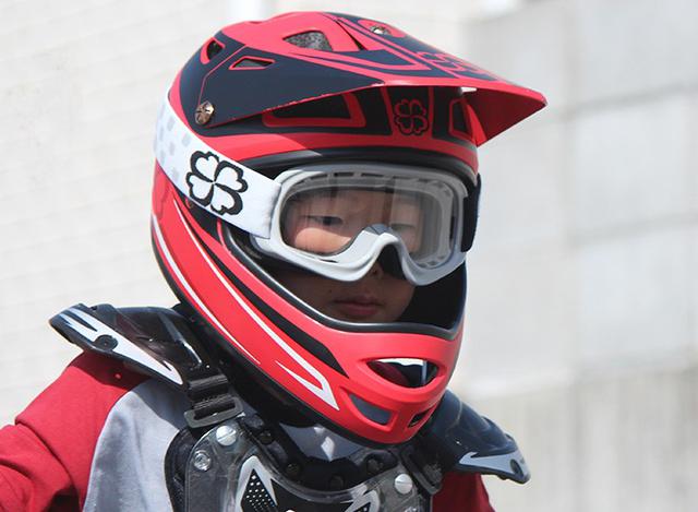 画像2: ヨツバサイクルからキッズ用ゴーグルが新発売