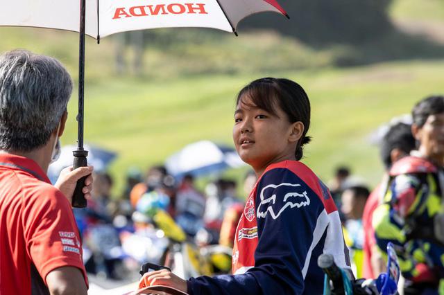 画像: 現役JKライダー、小野彩葉(おのいろは)。一緒に走った皆さんはもう可愛いだけじゃなくとんでもなく速い!ということはよーくご存知のはず。