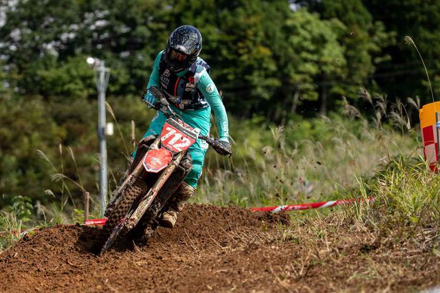 画像8: 慣れない2021年式のYZ450FX 「デビューウィンしなくちゃ意味がない」