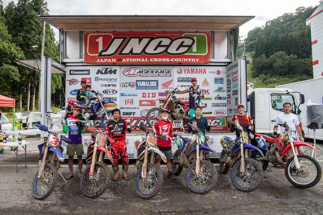 画像7: 慣れない2021年式のYZ450FX 「デビューウィンしなくちゃ意味がない」