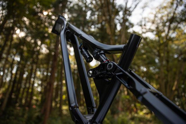 画像1: E-MTB「YPJ MT-Pro」は、まるでYZの懐をめっちゃ深く別物次元までチューンしたようなバイクでした
