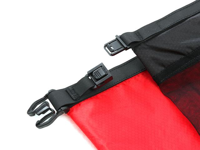 画像5: 2in1のバックパックで解決。ウェアと着替えでバッグを分ける必要ナシ