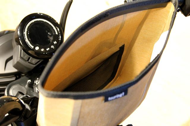 画像4: CT125ハンターカブに欲しかったのはコレ。ハンドル固定の防水ツーリングバッグ