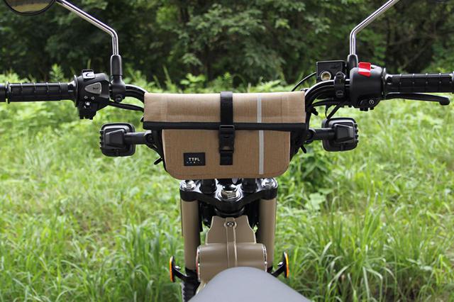 画像2: CT125ハンターカブに欲しかったのはコレ。ハンドル固定の防水ツーリングバッグ