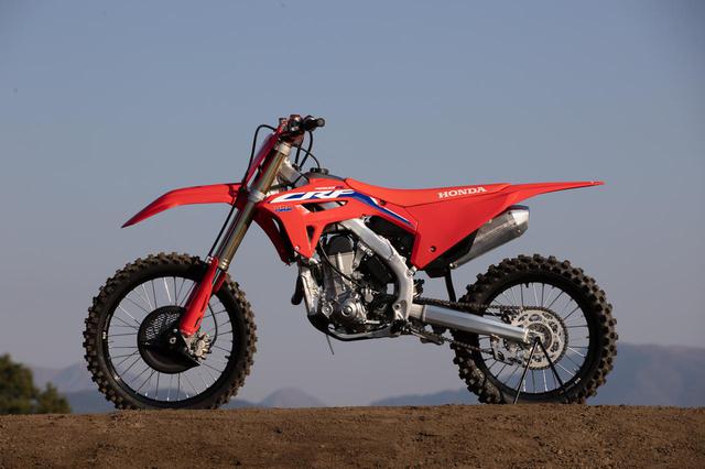 画像: ホンダオフの方向性をうらなう、新CRF450Rを吟味する