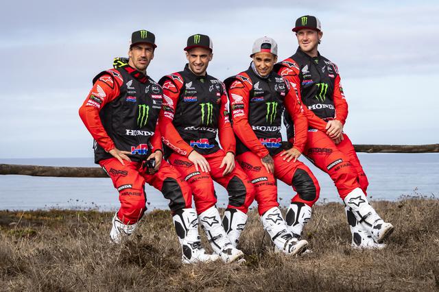 画像: 作戦は4人のチームプレイ