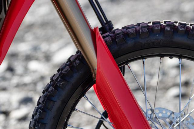画像3: CRF250Lじっくりインプレ vol.1「足付きがいいだけじゃなかった。スタンダードと足長の<s>を比較」