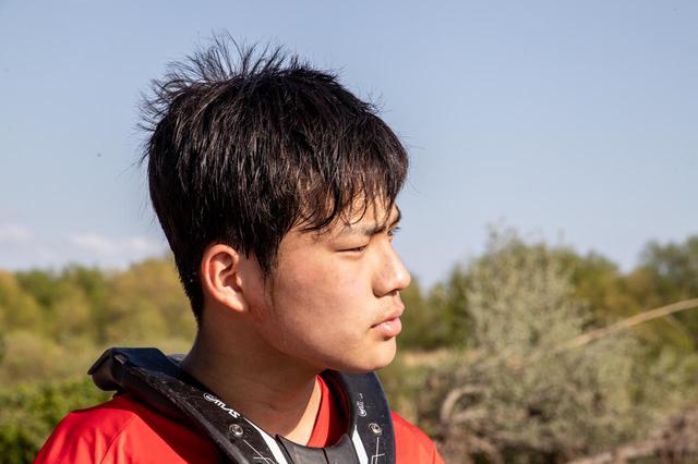 画像: 2021年3月、中学を卒業したばかりの青木琥珀。3年前とはまるで表情が違う。