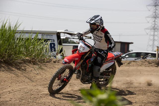 画像1: 低いレベルのライダーこそ、このサスの意義は大きい