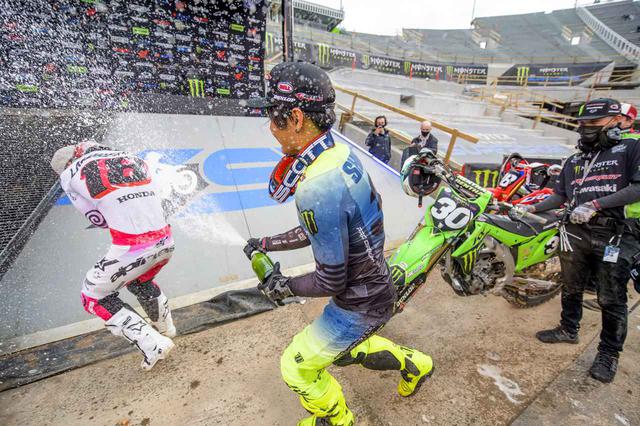画像1: 念願の日本人初優勝。 ―初優勝の時はどうでしたか?
