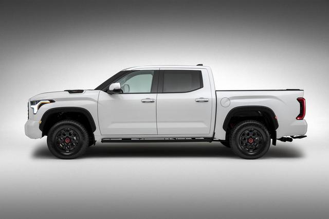 憧れの“タンドラ”がモデルチェンジ。極大グリルで、ワイルド成分