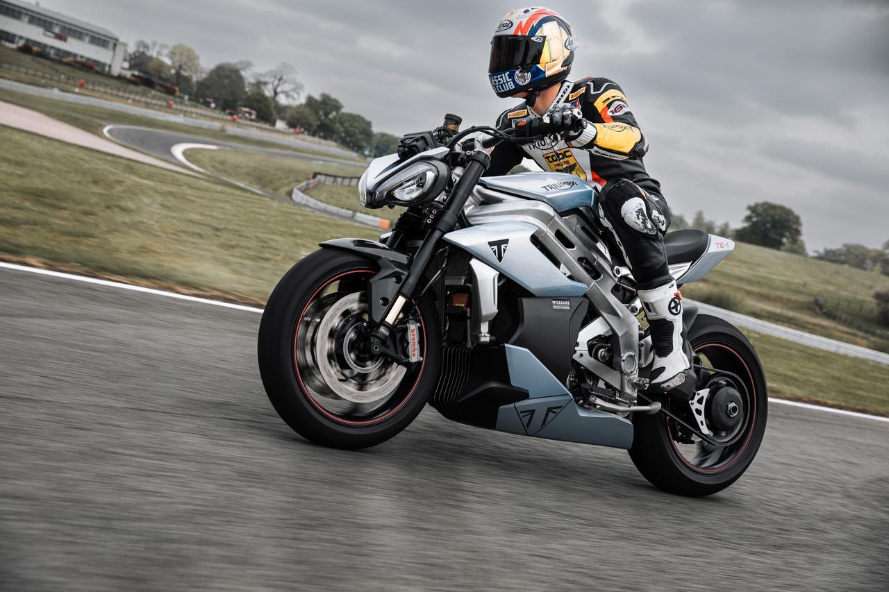 トライアンフの電動スポーツバイク開発プロジェクトが完了。試乗テスト