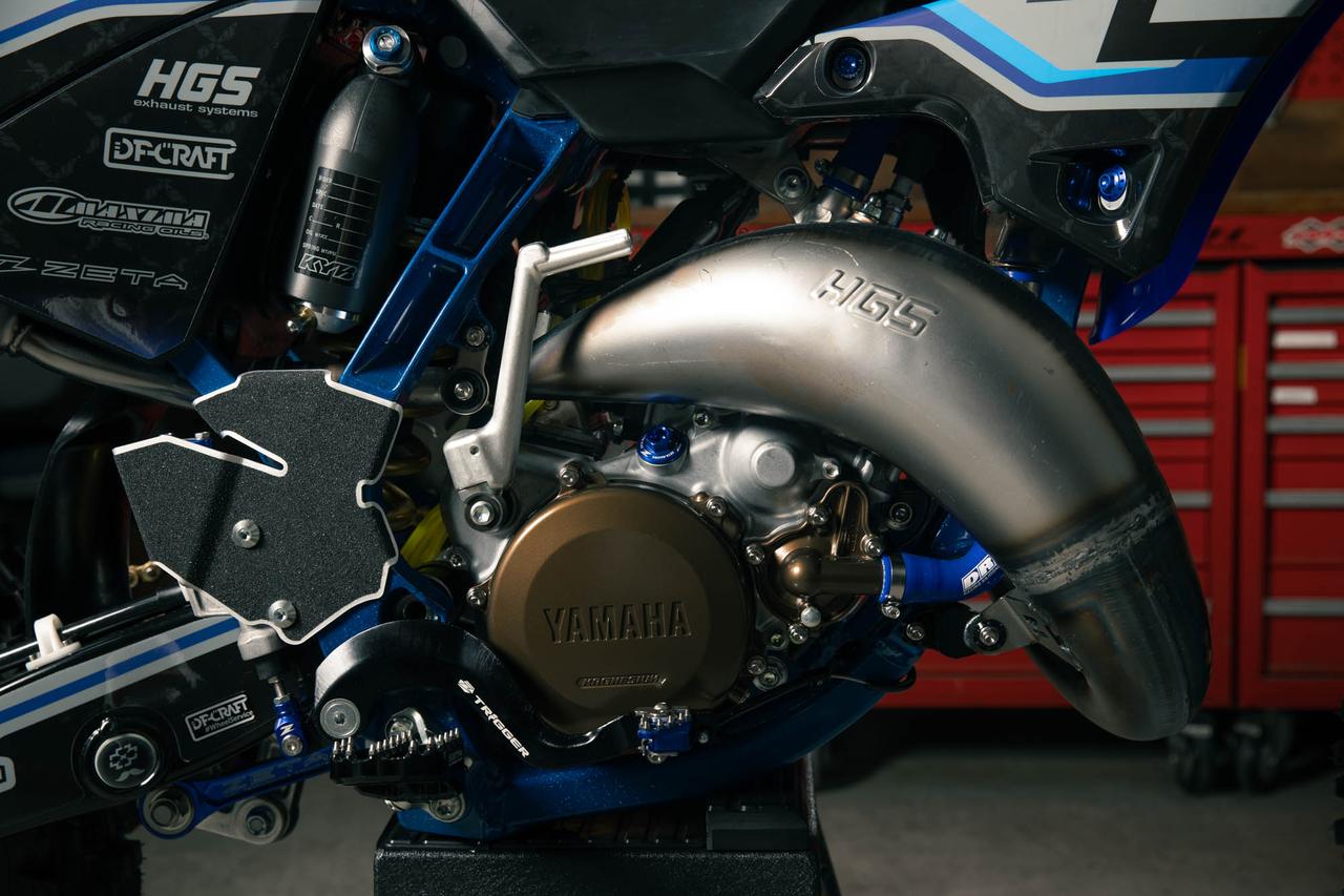 ブルーフレームのフルカスタムYZ125、ダートバイクプラスが放つ