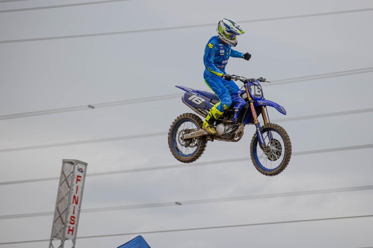 画像 : 2番目の画像 - 「全日本MX速報 Rd.5九州「ジェイ、ストレート勝ちでIA2チャンピオンに。IA1もヤマハ強し」」のアルバム - Off1.jp（オフワン・ドット・ジェイピー）