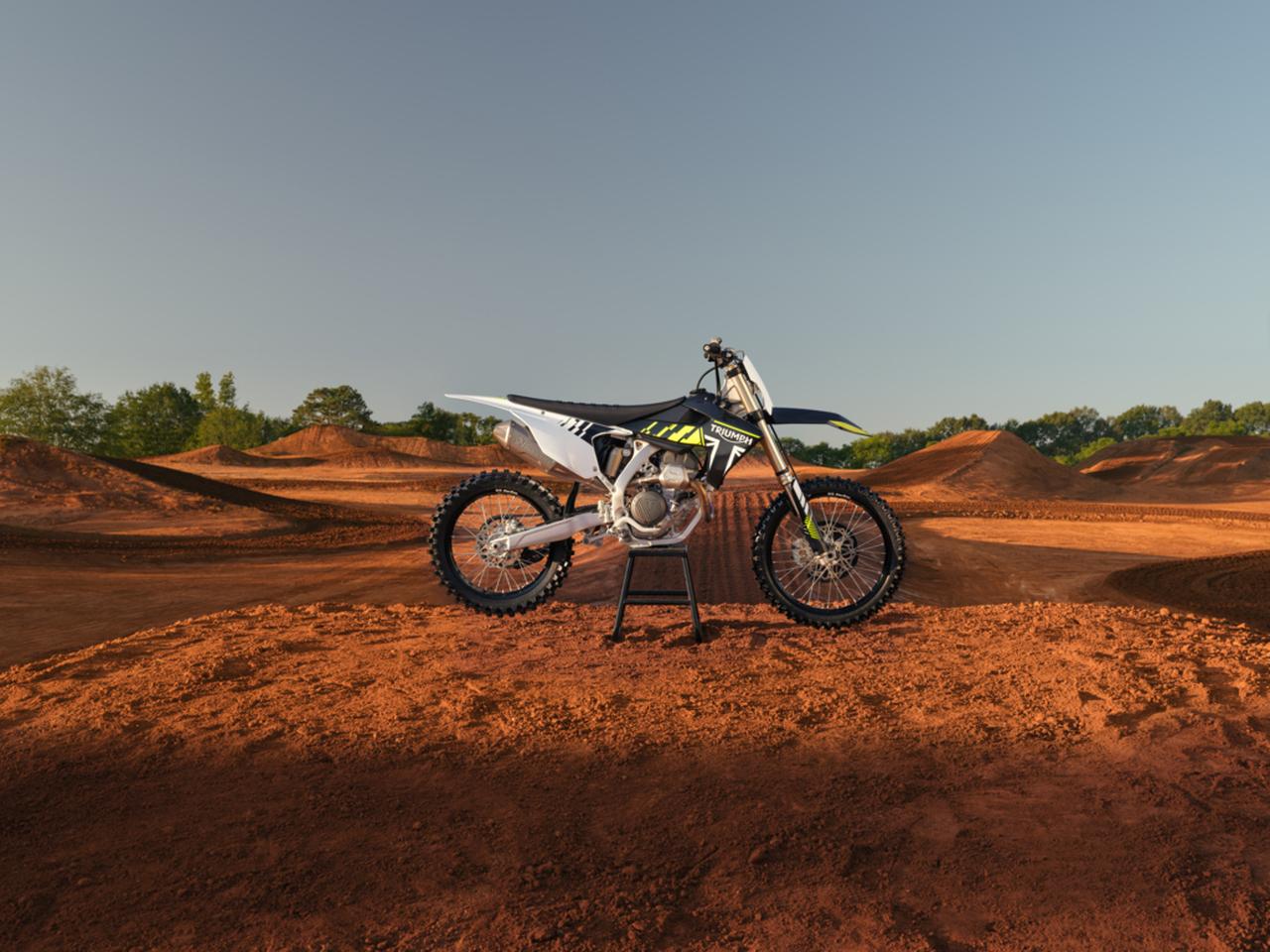画像 : 8番目の画像 - 「トライアンフの新型モトクロッサー「TF250-X」がついに正式発表、クラス最高のパワーウエイトレシオ」のアルバム - Off1.jp（オフワン・ドット・ジェイピー）