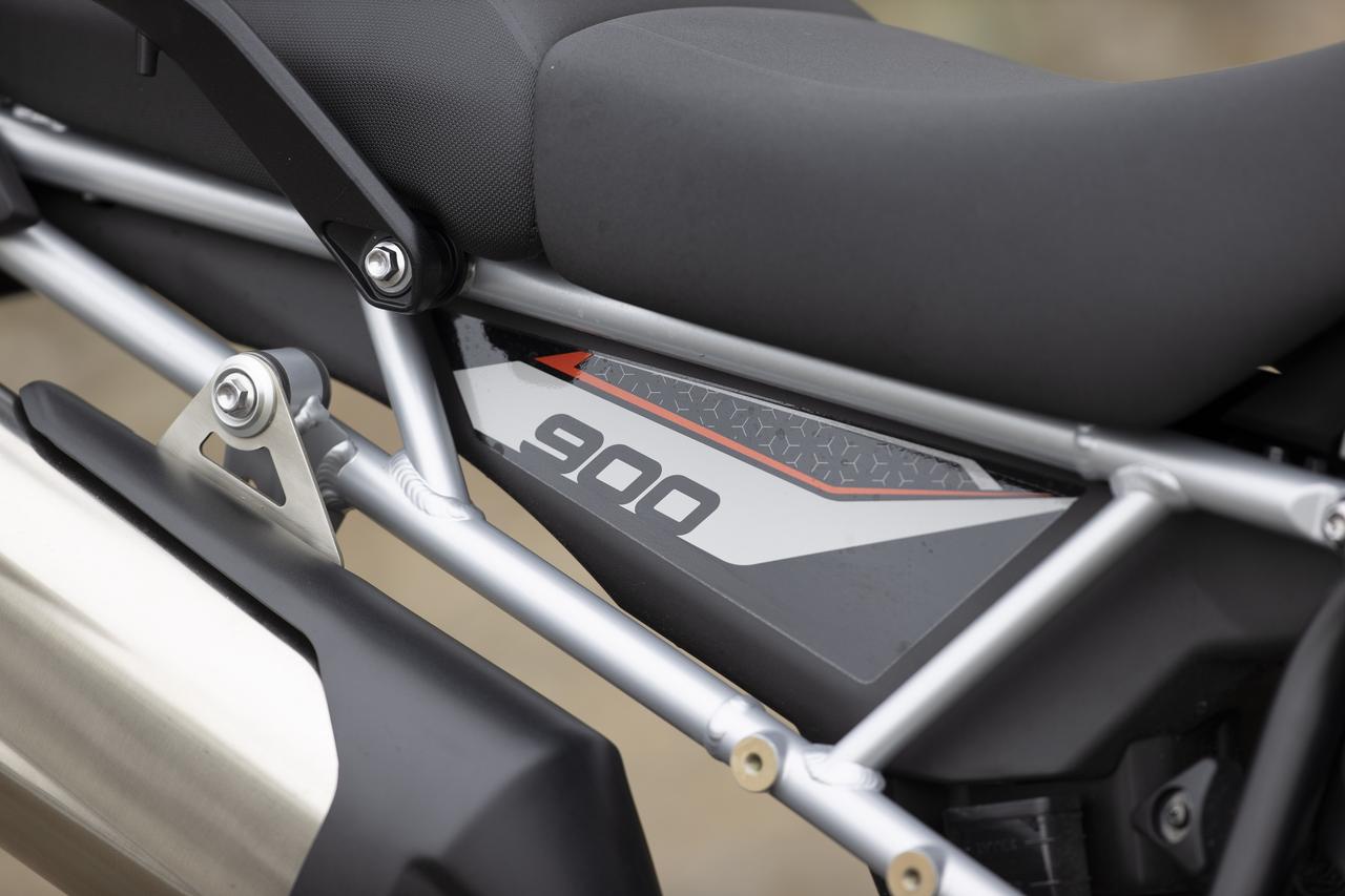 画像 : 9番目の画像 - 「新型TIGER900インプレ「もしかして3気筒は、ミドルアドベンチャーの最適解なのか？」」のアルバム - Off1.jp（オフワン・ドット・ジェイピー）