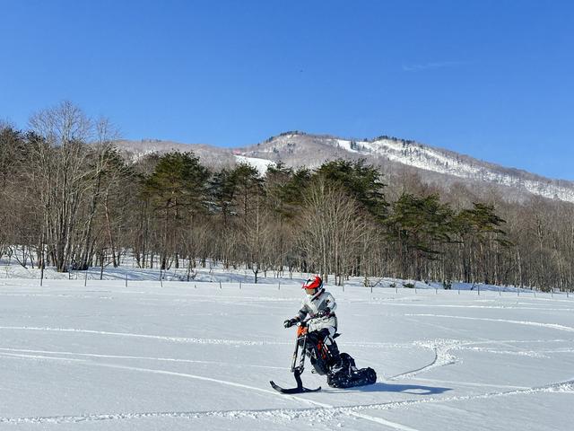 電動スノーバイクで遊べる、e-SNOW PARKが誕生 - Off1.jp（オフワン