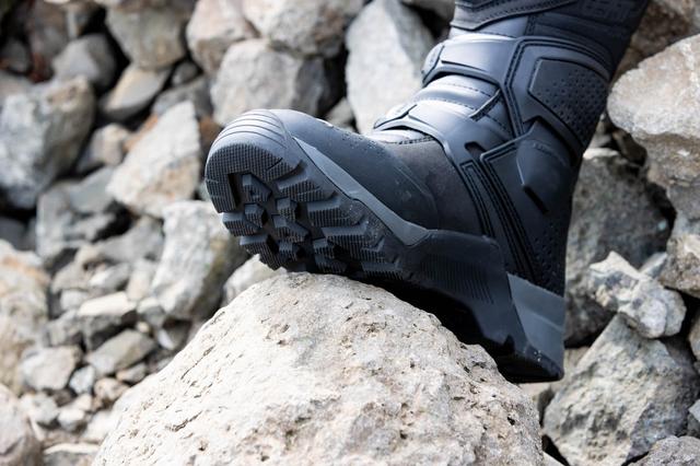 フィット感が良く、歩きやすい。LEATTの新世代アドベンチャーブーツ