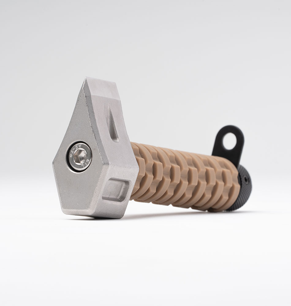 コンパクトなペグハンマーと薪割り用クサビ、MIGRATRAILのVariant