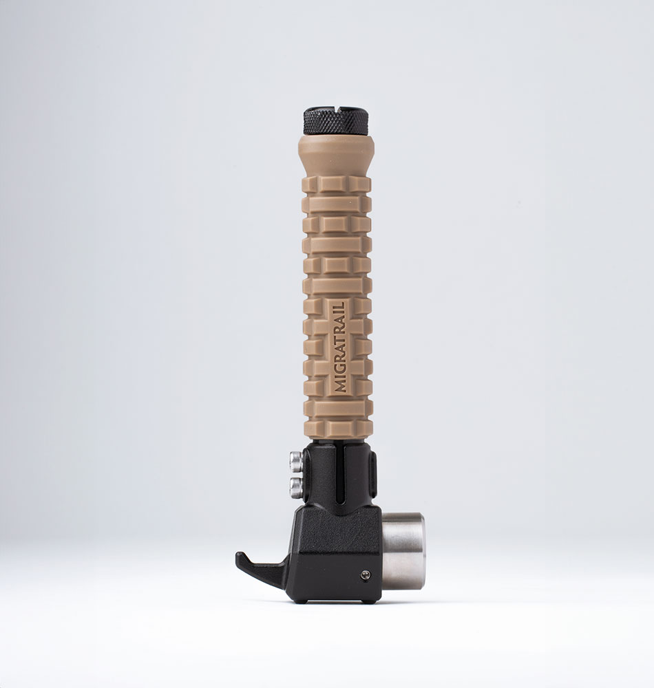 コンパクトなペグハンマーと薪割り用クサビ、MIGRATRAILのVariant