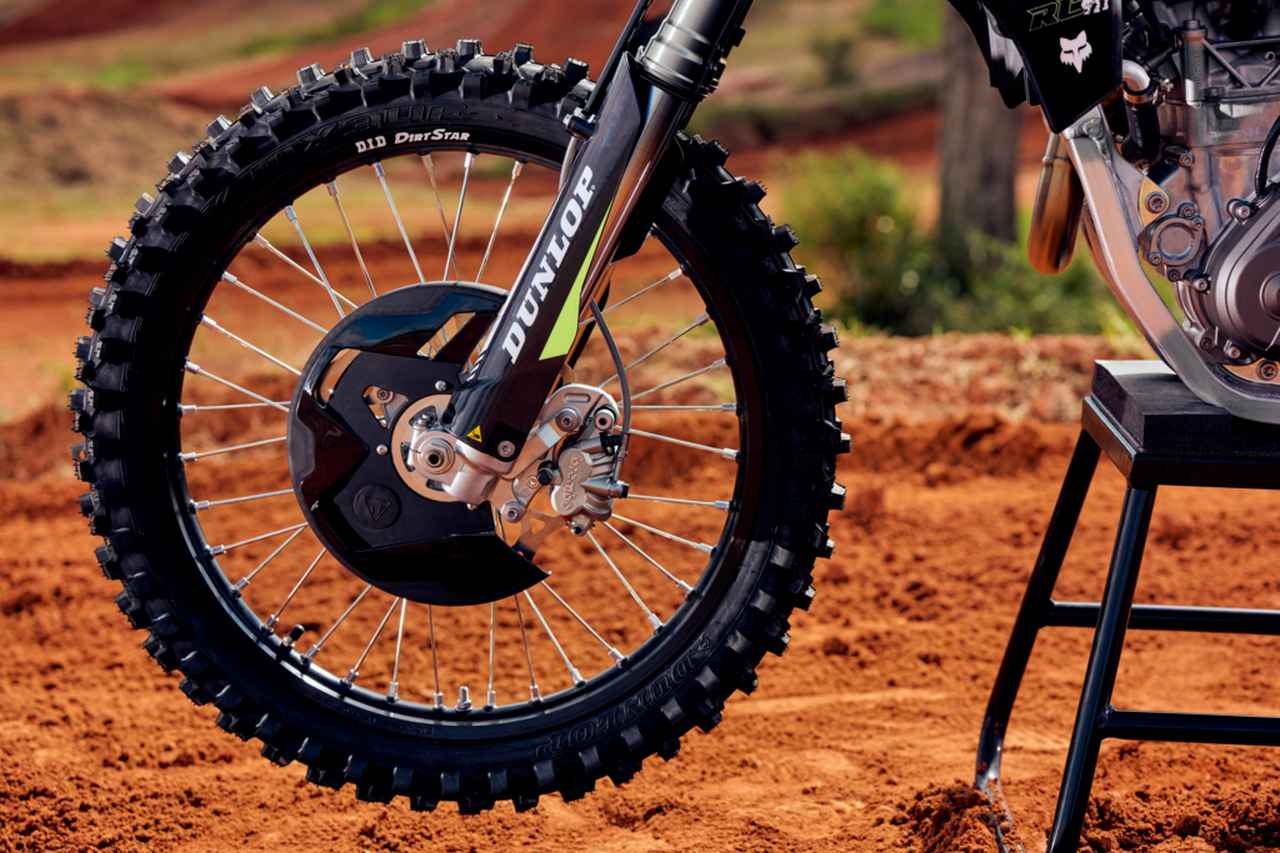 画像 : 9番目の画像 - 「トライアンフが満を持して450ccモトクロッサーを投入。GOATリッキー・カーマイケル監修「TF 450-RC」」のアルバム - Off1.jp（オフワン・ドット・ジェイピー）