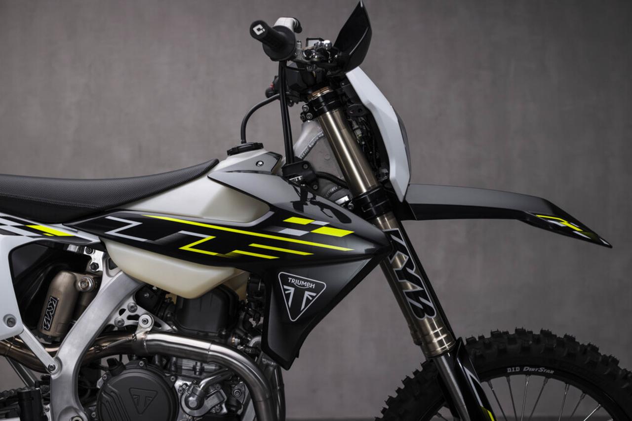 画像 : 12番目の画像 - 「トライアンフのEDバイクが正式にリリース、TF 250-Eは115万6000円で戦略的価格に」のアルバム - Off1.jp（オフワン・ドット・ジェイピー）