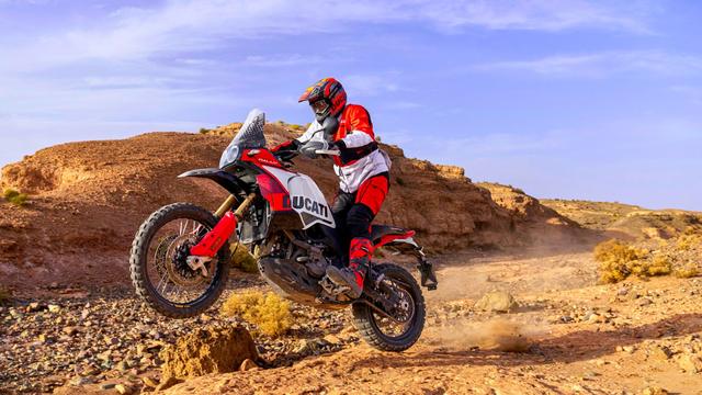 ドゥカティから本格アドベンチャー用アパレル「Ducati Explorer」が 