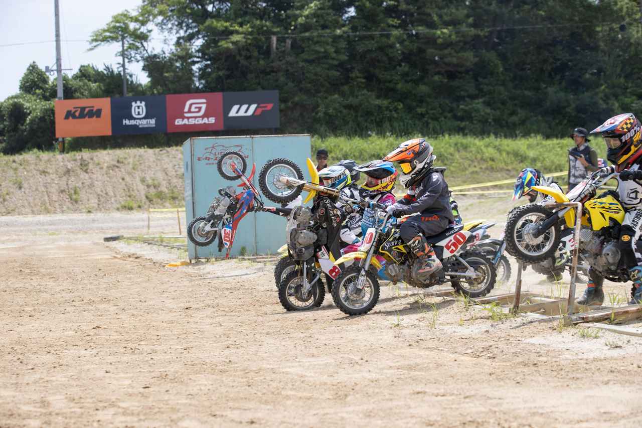 画像1: 髙橋がライバルを振り切り優勝を獲得。スーパー50クラス