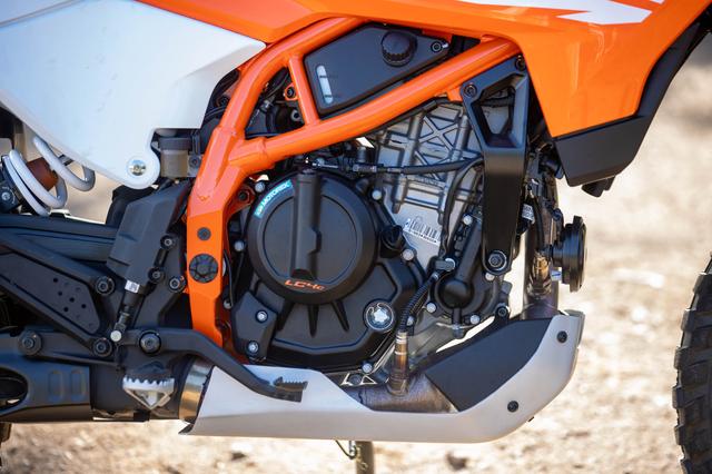 ダートでのスポーツライディングを誰の手にも、KTM 390ENDURO R