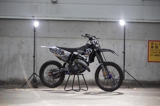 画像: ルックスをカスタムするカルチャーも、2ストYZを中心に盛り上がる