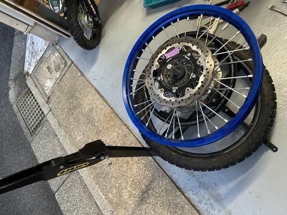 画像2: アドベンチャーバイクのタイヤ交換って自分でできるの?