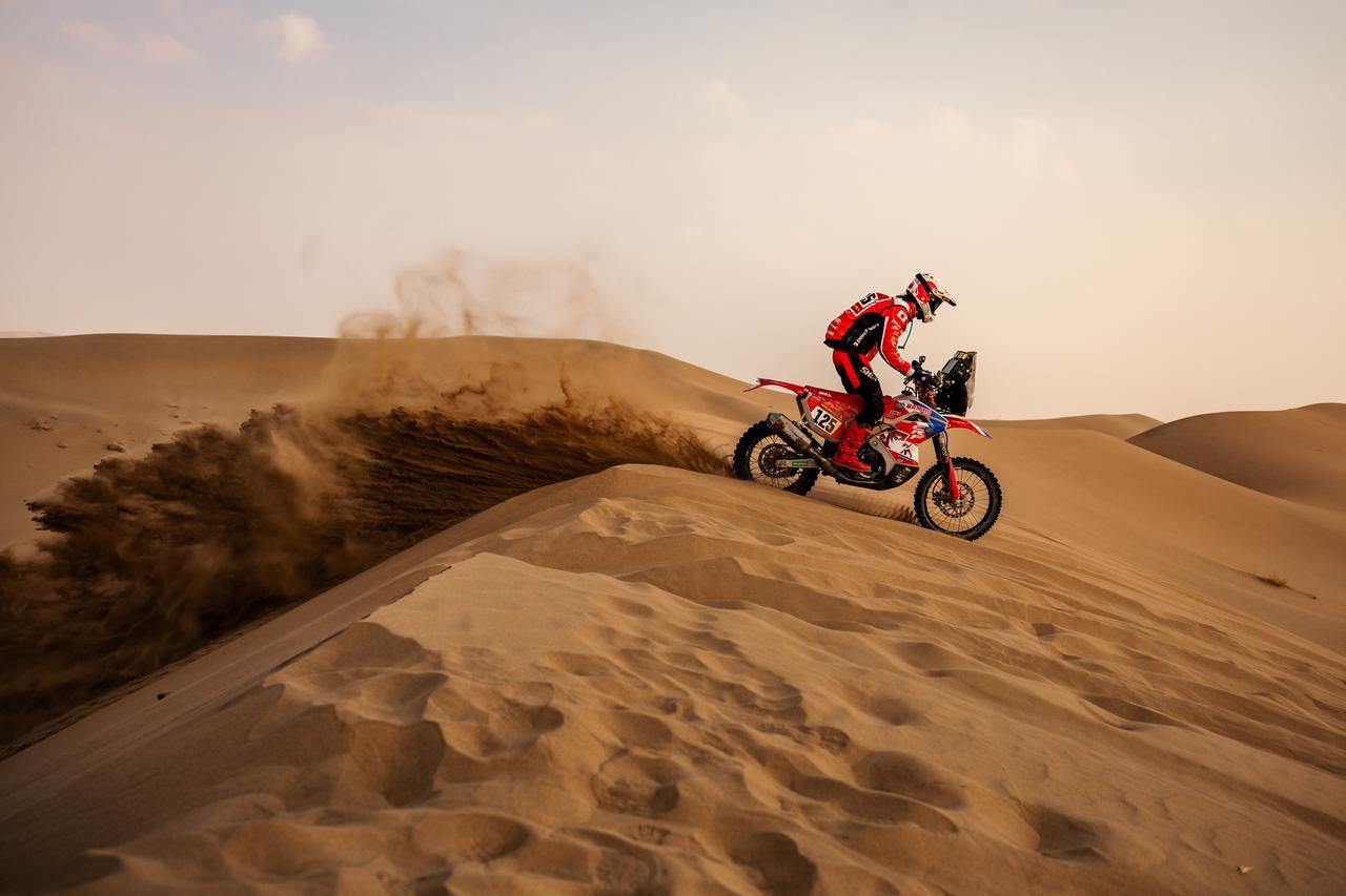 画像1: 再び顔面強打、そして6メートルの崖