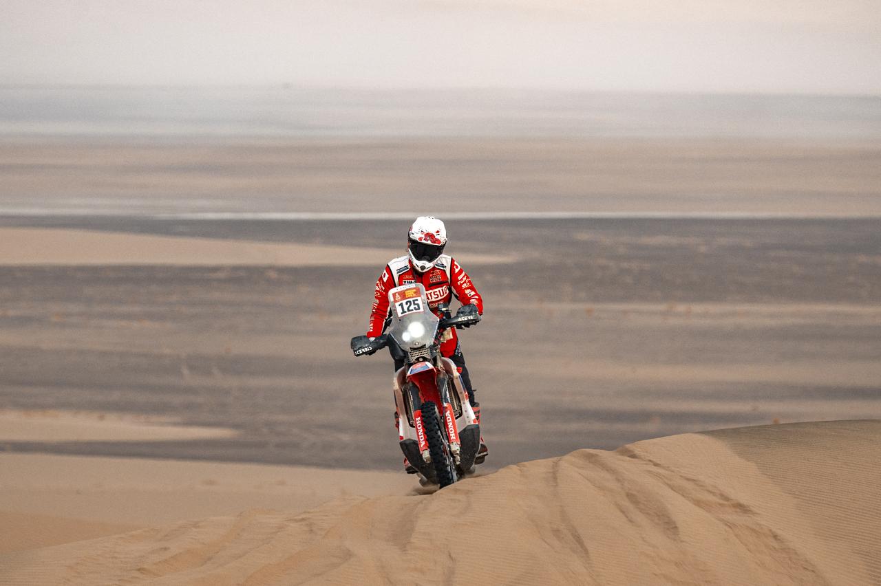 画像2: 再び顔面強打、そして6メートルの崖