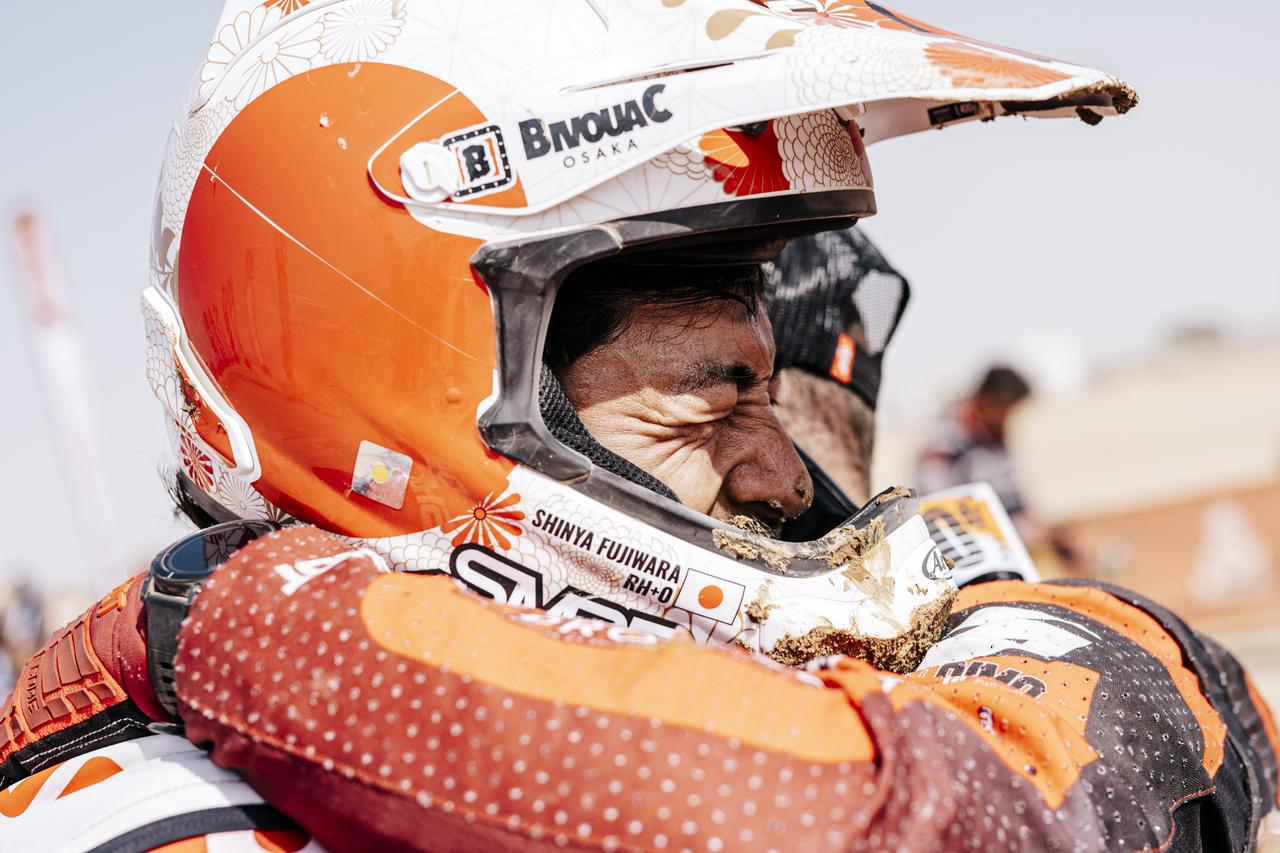 画像2: 海辺の涙と、砕けた鎖骨の音