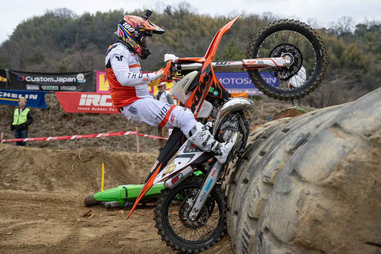 画像2: レジェンドの意地と、トライアンフのエースの追撃