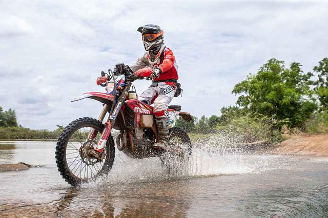 画像1: 岡本薫、23秒の攻防