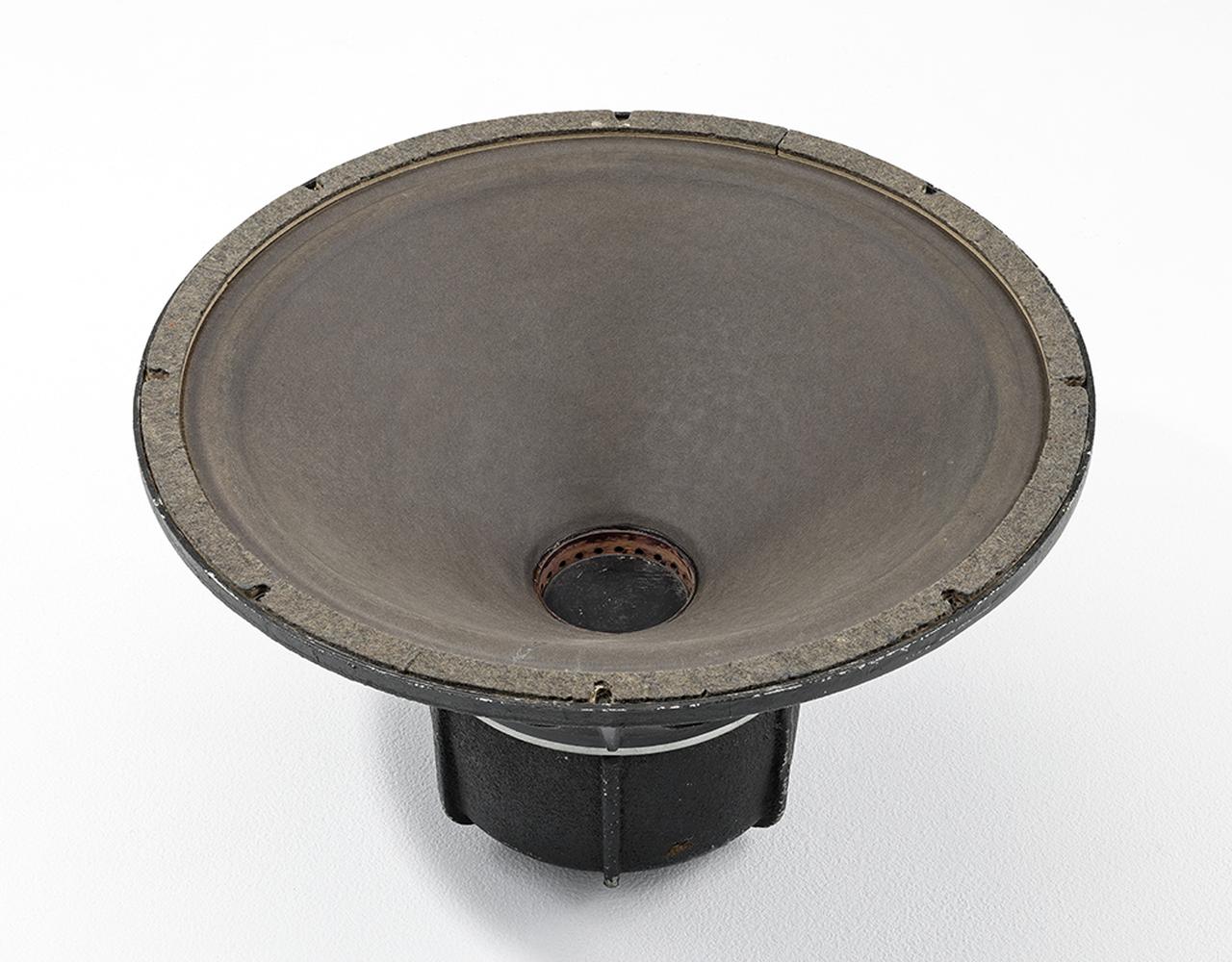 画像2: WEから置き換わっていったモーショグラフ。IPC／アルテック／WEアンプのマルチ駆動で励磁型46cmウーファーの2ウェイを鳴らす