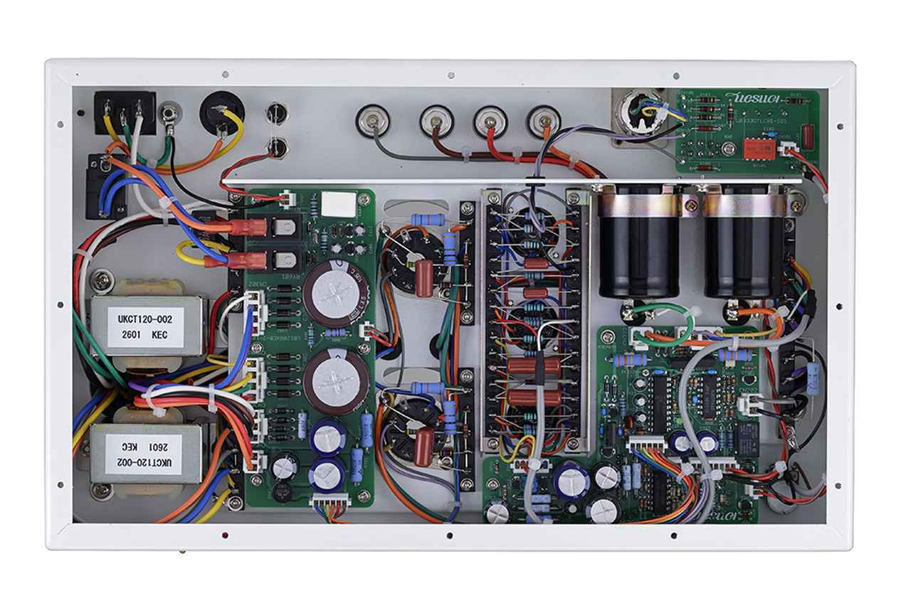 画像2: 全段バランス増幅で、サークロトロン出力回路によるOTL設計＋マッチングトランスの構成。ホワイト＆ブラックの『管球王国』特別限定仕様