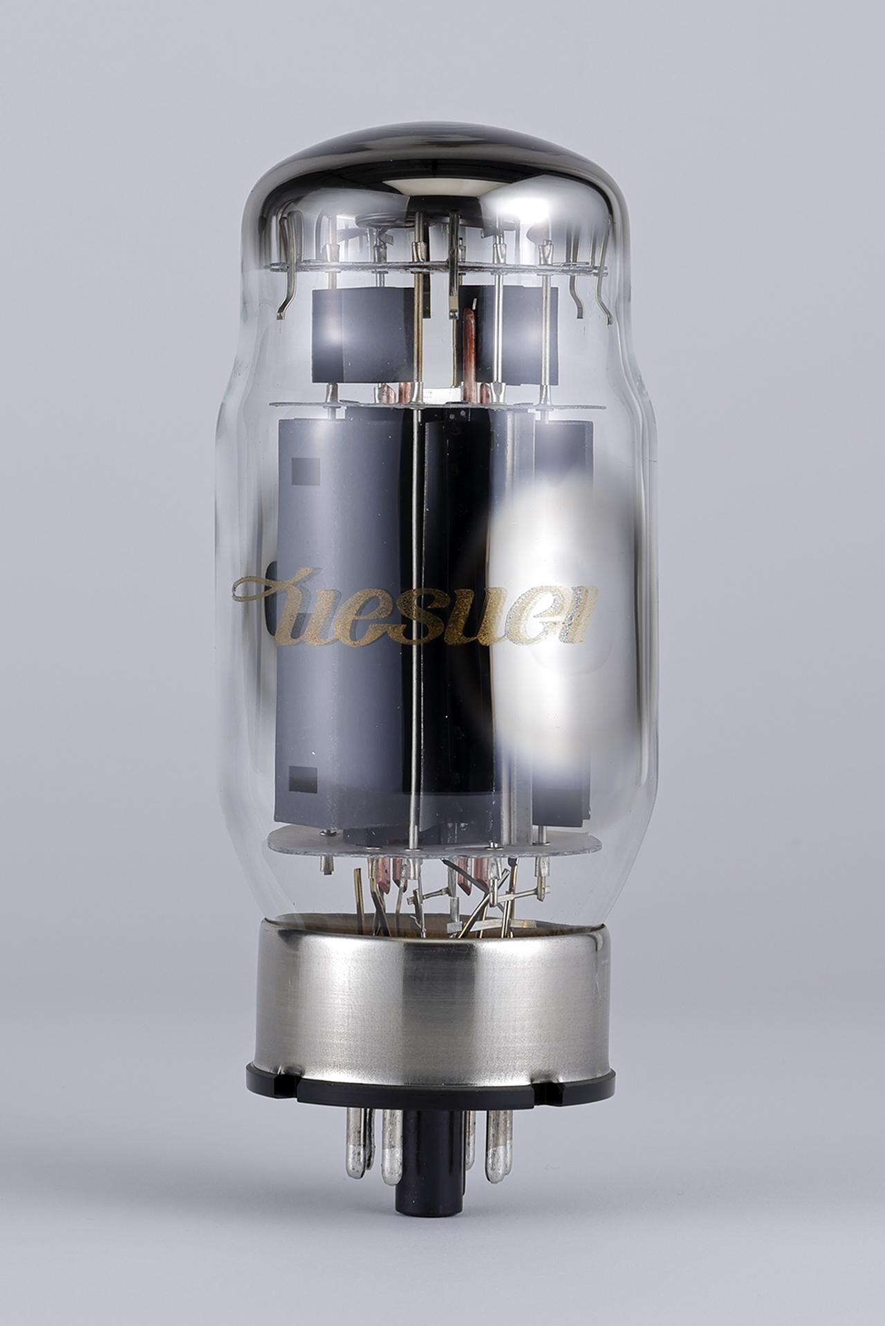 画像: 本機の出力管はハイパワービーム管のKT120。ウエスギ銘の真空管が用いられる。