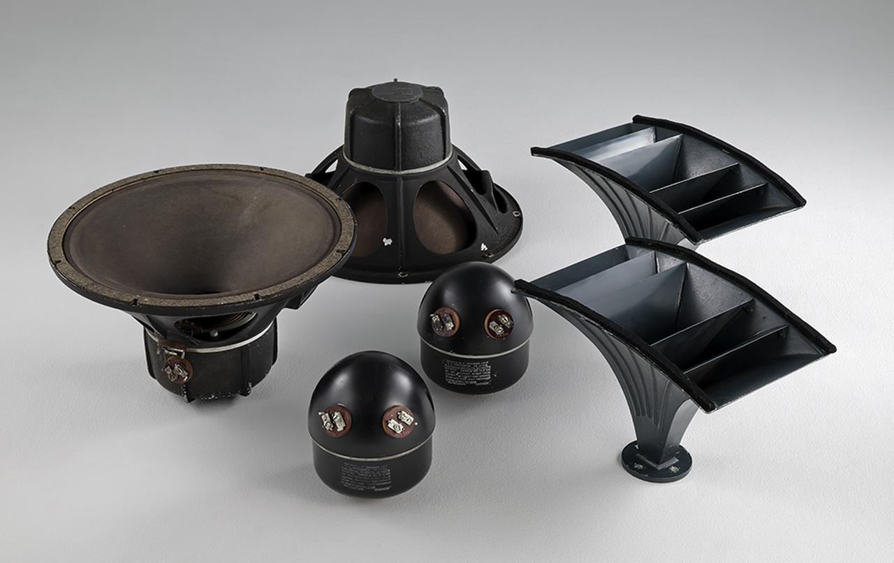 画像: 【試聴編】 ドライバーは励磁型がモーショグラフとWE。パーマネント型はIPC、RCA、JBLとウーファーとはブランドも混成で組み合わせる