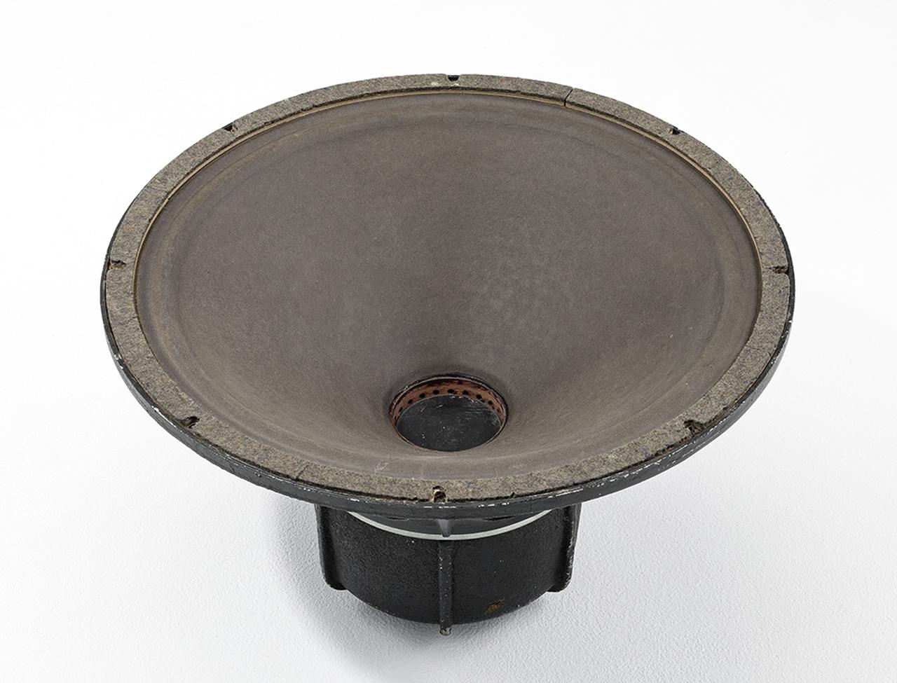 画像2: 磁気回路の構成を問わないユニットの組合せ。46㎝口径の励磁型ウーファー2機種とWE555など多彩なドライバー＋ホーンで2ウェイ・マルチ駆動の音を追求